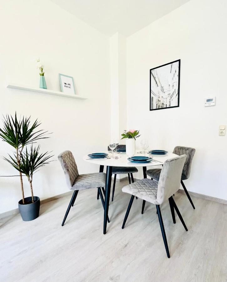 Renoviertes Apartment In Zentraler Lage - Wlan, Smart-Tv, Kueche, Balkon Und Queensize-Bett Fuer 4 Gaeste Эрфурт Экстерьер фото